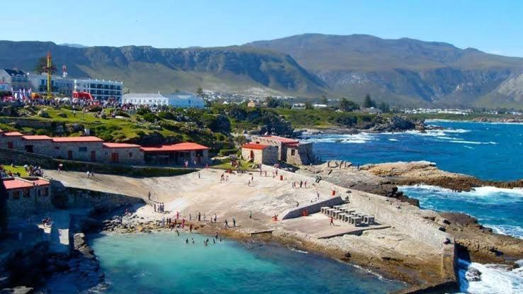 Central Mountain View Apartment, Hermanus Waterfront Extérieur photo